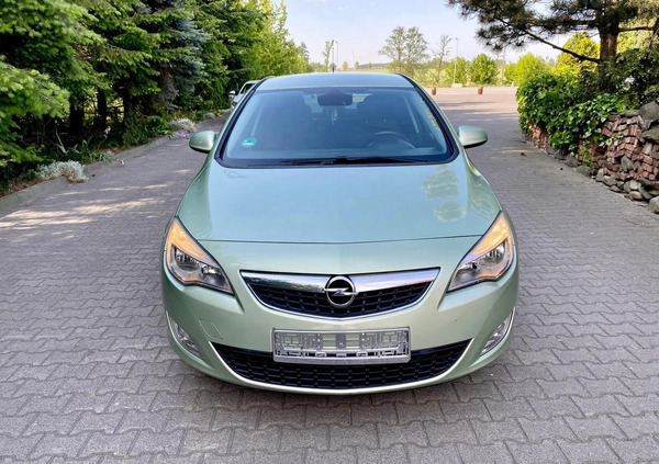 Opel Astra cena 22900 przebieg: 189000, rok produkcji 2011 z Jarocin małe 407